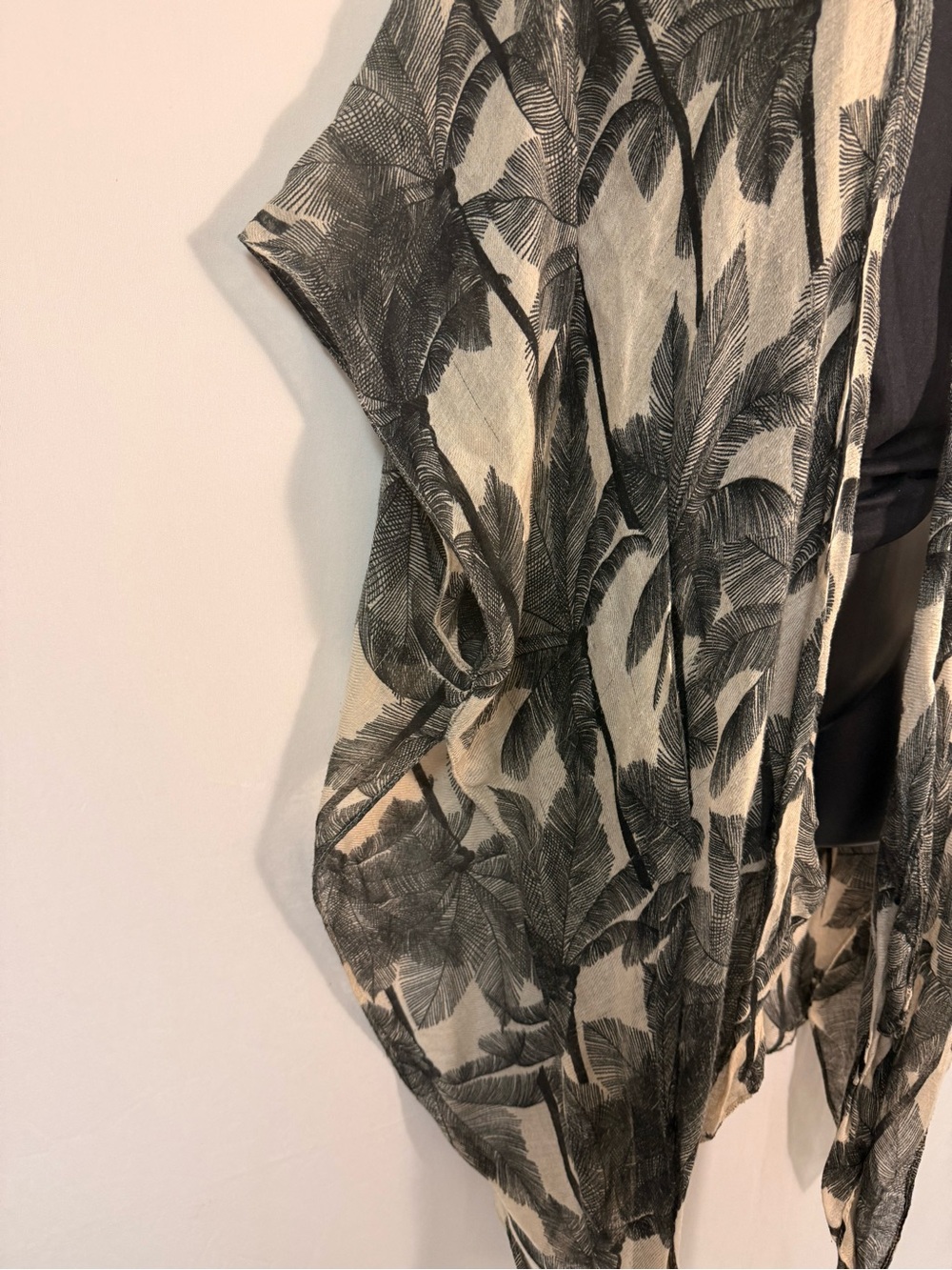Sonoma Black and Cream Leaf-Print Cape